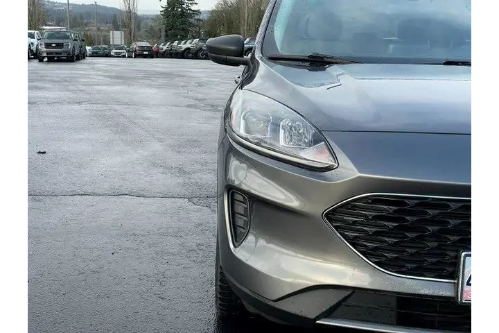 $22995 : Ford Escape Plug-In Hybrid 2 image 9