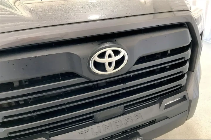 $38211 : Toyota Tundra 2024 4x2 SR5 4 image 7