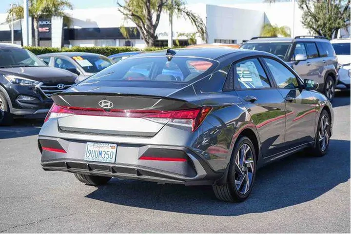 $21000 : Hyundai ELANTRA 2025 SEL Spo image 7