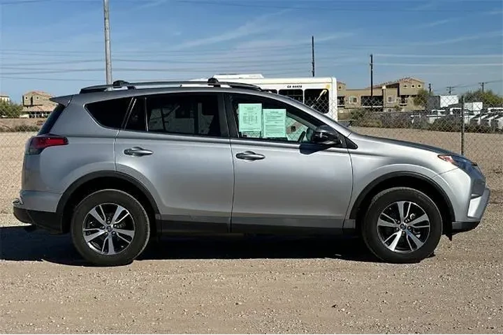 $20500 : Toyota RAV4 2017 XLE 4dr SUV image 3