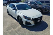 $21160 : Nissan Altima 2023 2.5 SR 4d thumbnail