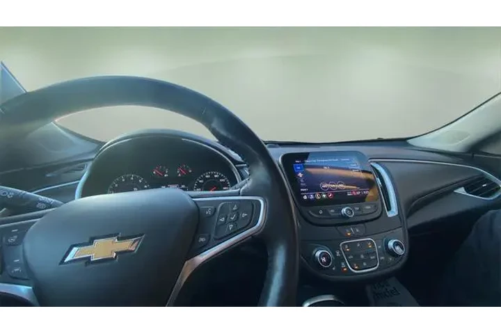 $18777 : Chevrolet Malibu 2022 LT 4dr image 9