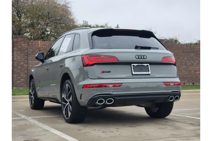 $31999 : Audi SQ5 2022 AWD 3.0T quatt image 8