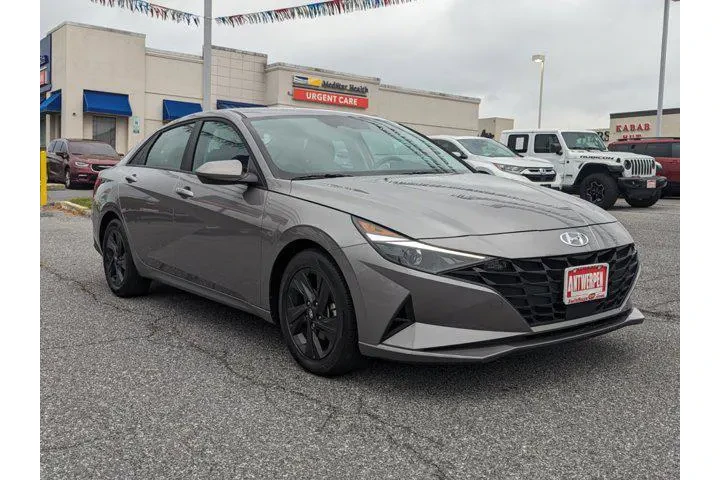 $17144 : Hyundai ELANTRA 2022 SEL 4dr image 2
