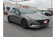 $17144 : Hyundai ELANTRA 2022 SEL 4dr thumbnail