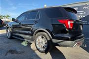 $9850 : 2017 Explorer XLT thumbnail