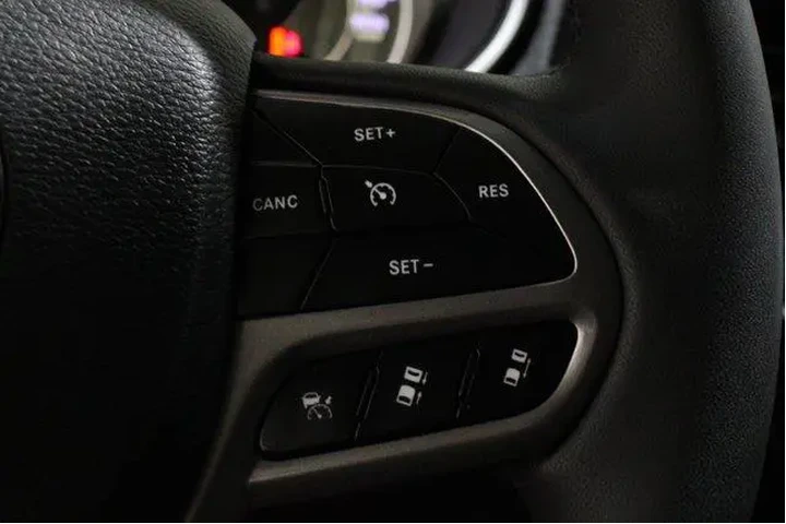 $27889 : Jeep Cherokee 2022 4x4 Limit image 9