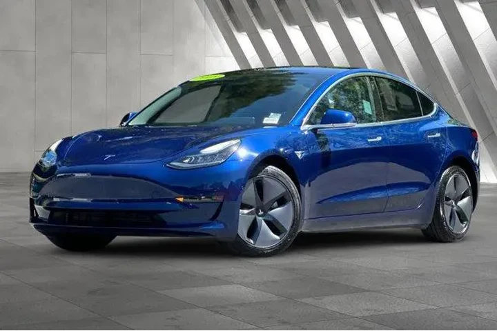 $22900 : Tesla Model 3 2018 Mid Range image 2