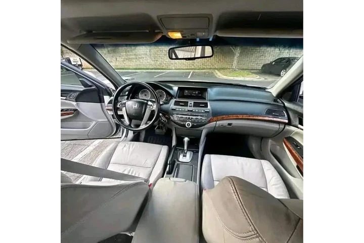 $1500 : Honda Accord image 3