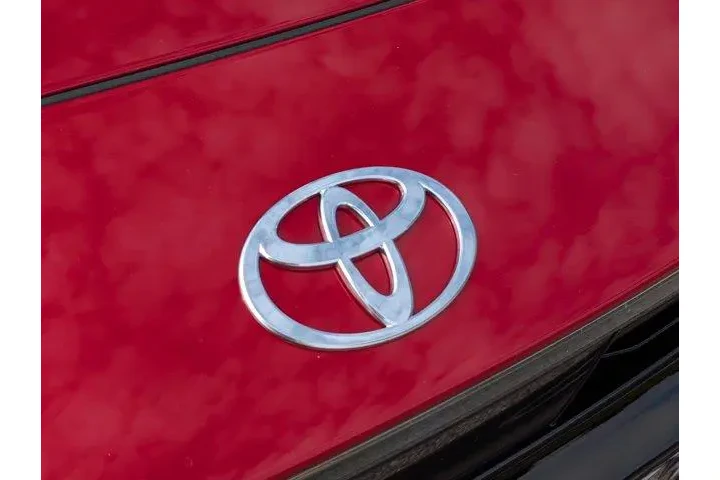 Toyota Crown 2023 AWD Limite image 9