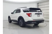 $26998 : Ford Explorer 2022 AWD XLT 4 thumbnail