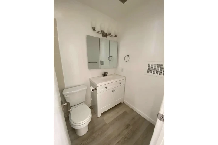 $1850 : 1 dormitorio, 1 baño — East Ho image 5