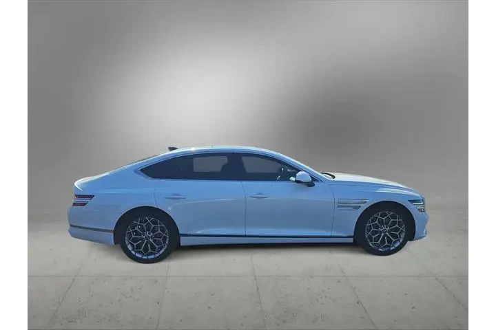 $33250 : Genesis G80 2023 AWD 2.5T 4d image 9