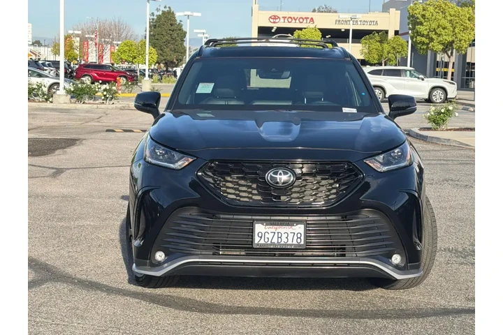 $37599 : Toyota Highlander 2023 L 4dr image 2