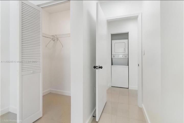 $2063 : Apartamento 1/1 Miami Beach image 2