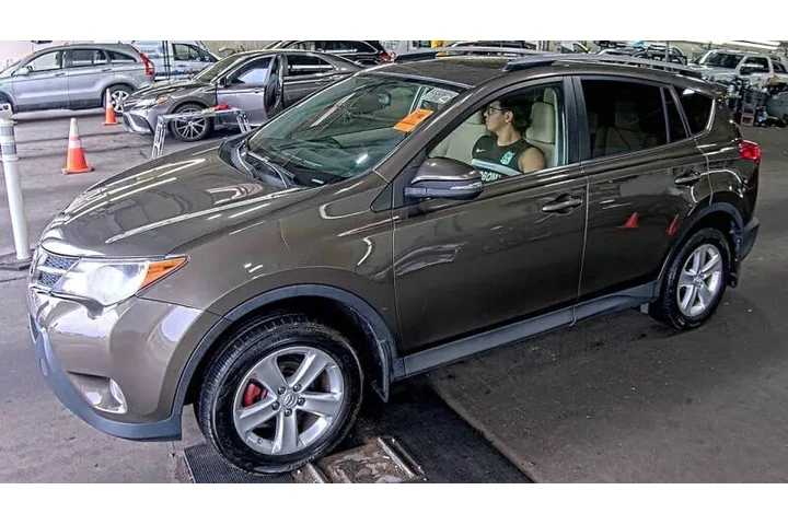 $12995 : 2013 RAV4 XLE image 3