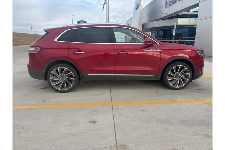 $30900 : Lincoln Nautilus 2020 AWD Re image 9