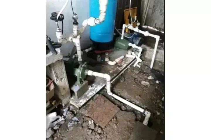 PLOMERÍA DISPONIBLE 24/7 image 1