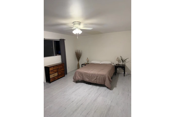 $650 : Cuarto compartido en Lawndale image 1