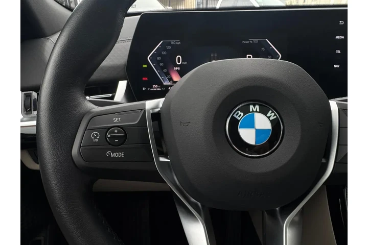 2025 BMW X2 xDrive28i image 10