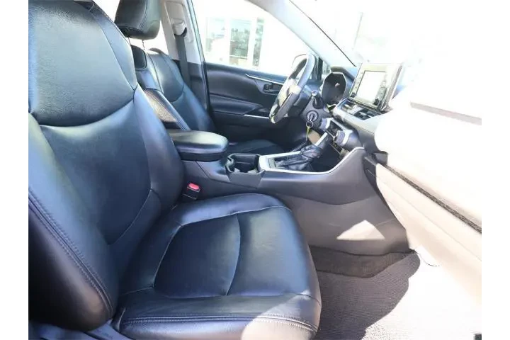 $18500 : Toyota RAV4 2020 LE 4dr SUV image 10