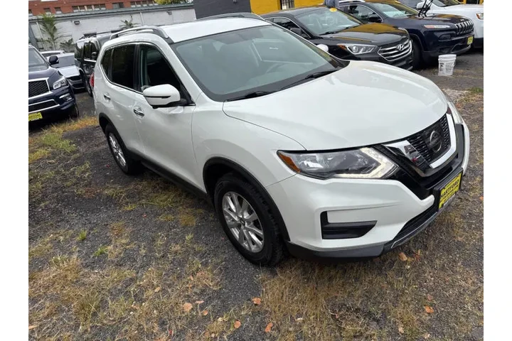 $9999 : 2017 Rogue SV image 3