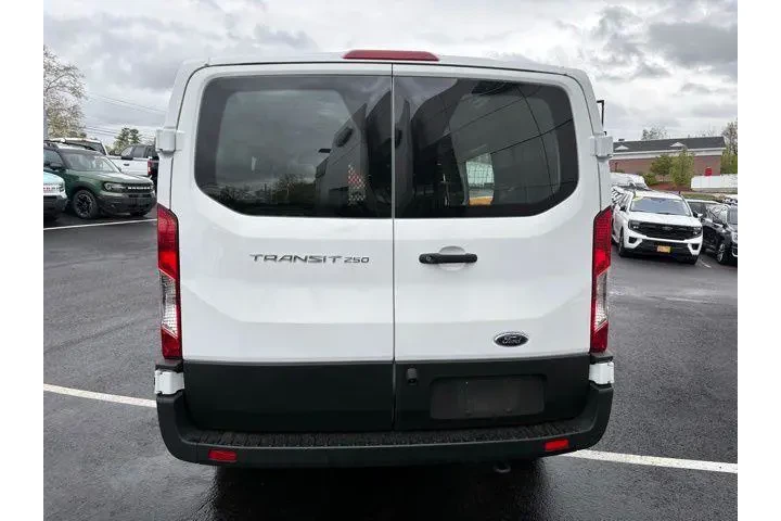 $33495 : Ford Transit 2024 250 3dr LW image 3