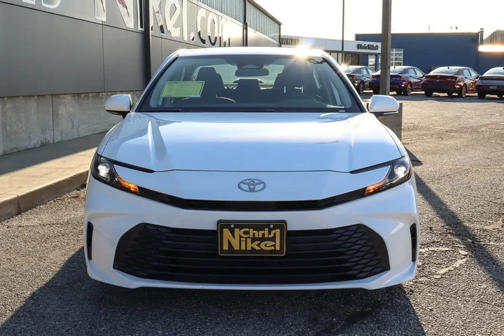 $26587 : 2025 Camry LE image 2