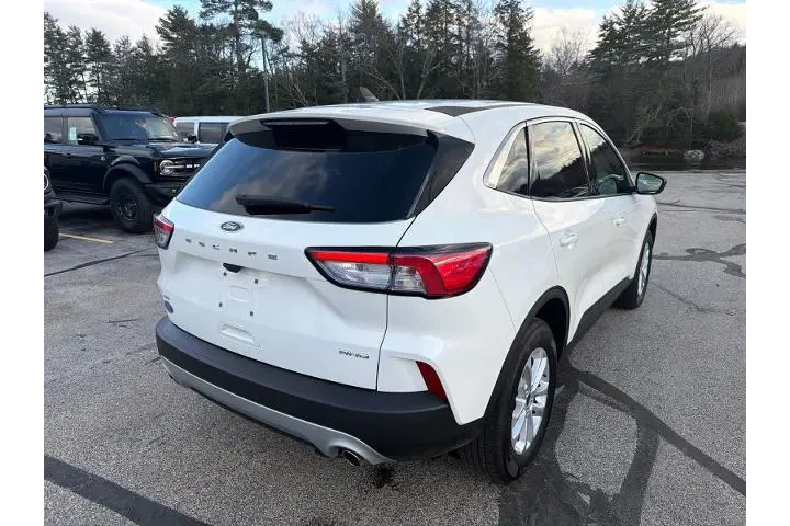$20995 : Ford Escape 2022 AWD SE 4dr image 7