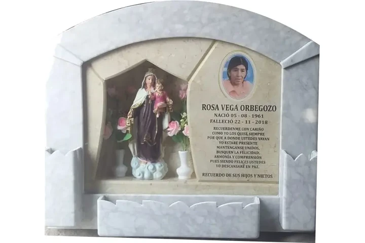LÁPIDAS DE MÁRMOL ITALIANO VAR image 1