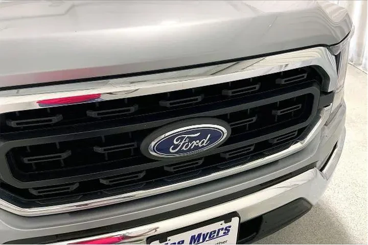 $28761 : Ford F-150 2023 4x2 XLT 4dr image 7