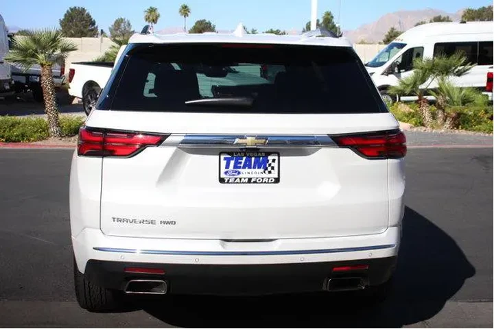 $39988 : Chevrolet Traverse 2023 4x4 image 2