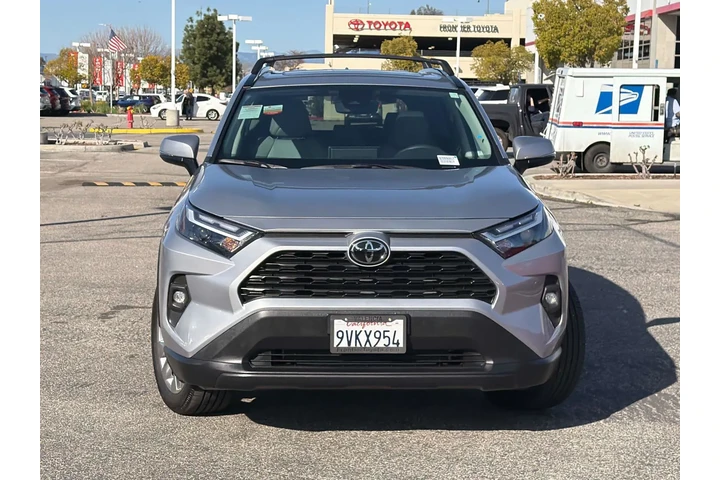 $38987 : Toyota RAV4 2025 AWD XLE Pre image 2