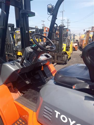 $17850 : 11,000 LBS Toyota FORKLIFT image 1