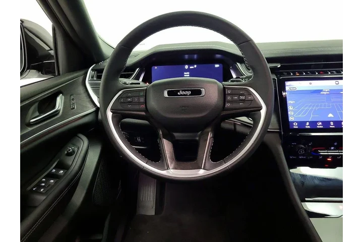 $37998 : Jeep Grand Cherokee 2025 4x2 image 10