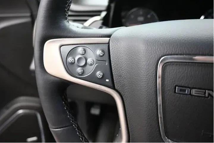 $28991 : GMC Yukon XL 2018 4x4 Denali image 4