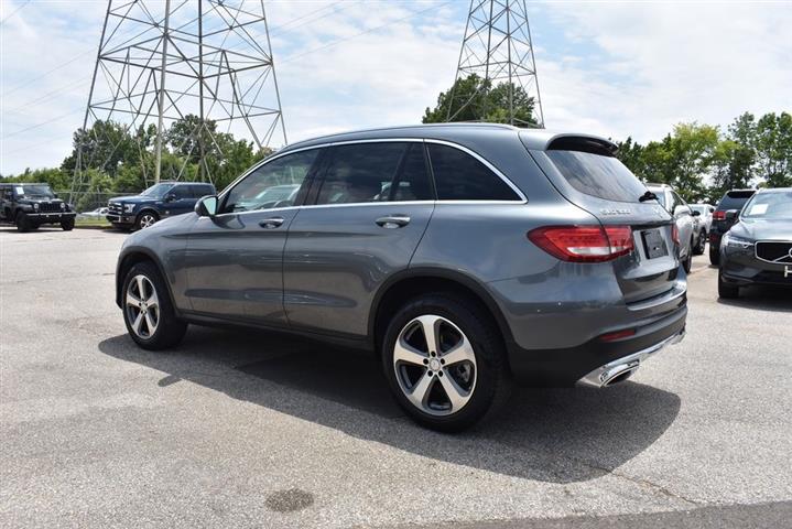 2016 Mercedes-Benz GLC 300 image 10