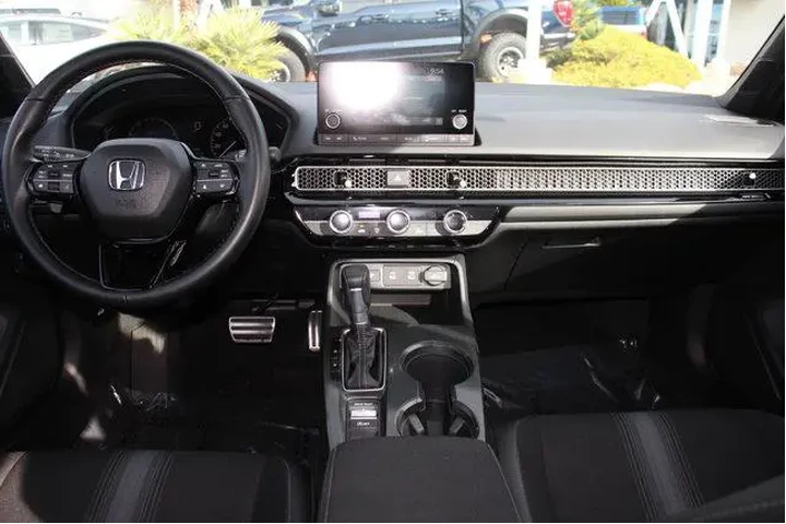 $26071 : Honda Civic 2025 Sport 4dr H image 10