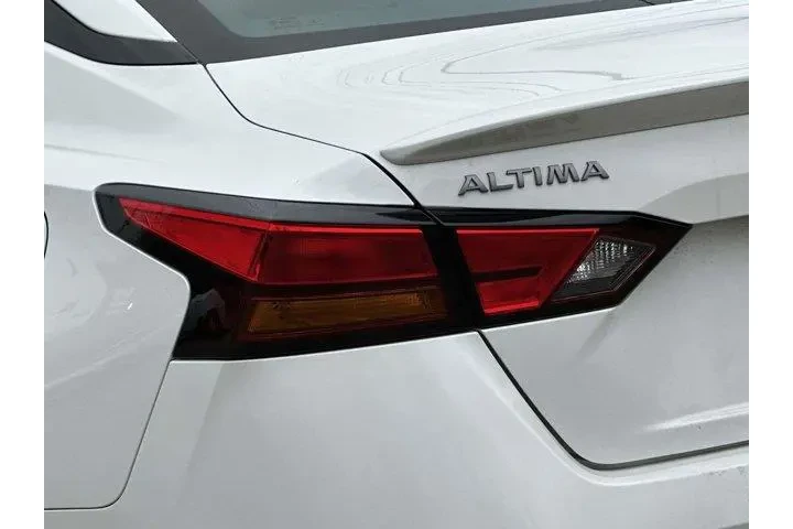$20995 : Nissan Altima 2024 2.0 SR 4d image 8