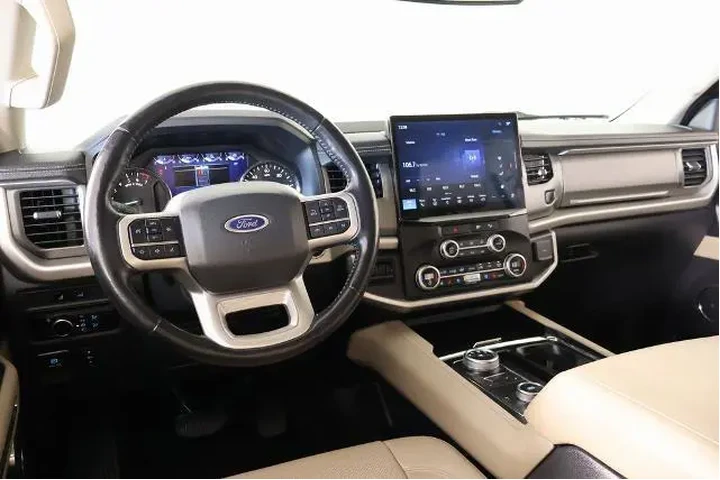$36499 : Ford Expedition MAX 2023 4x4 image 2