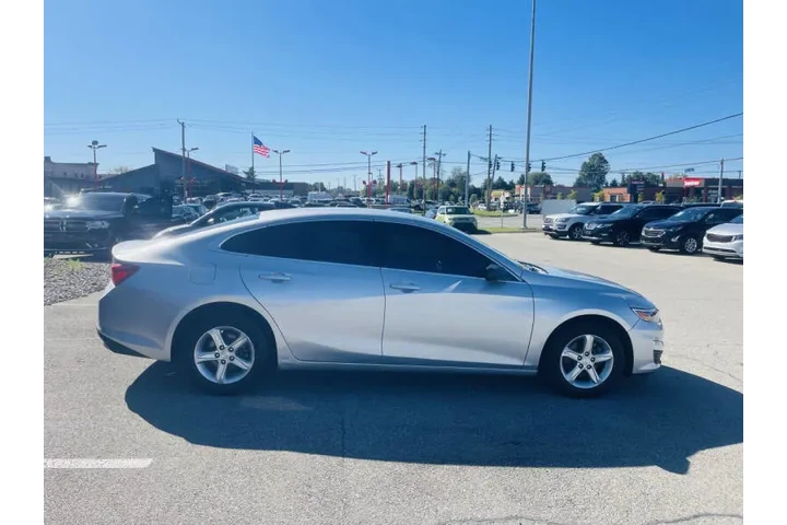 $6999 : 2019 Malibu LS image 8