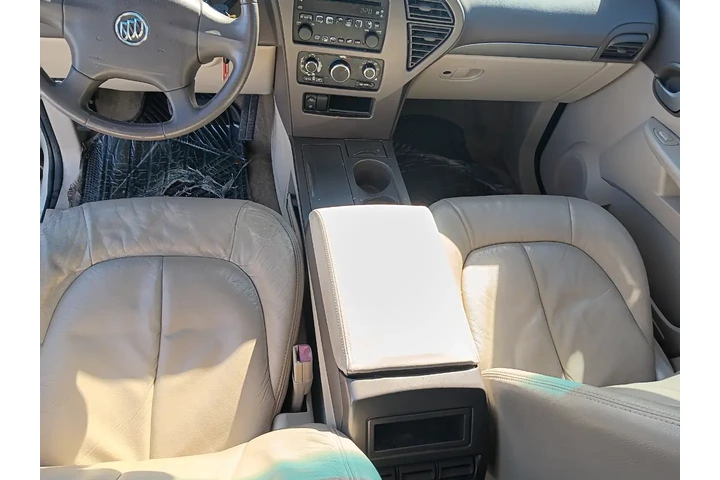 $3000 : 2005 Rendezvous CX image 9