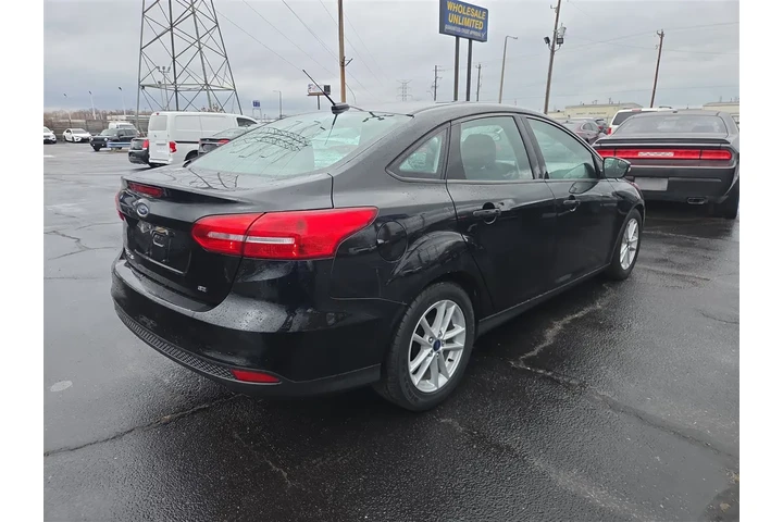 $8995 : 2017 Focus SE Sedan image 5