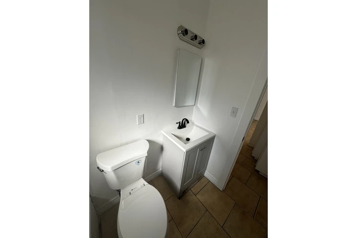 $2400 : Apartamento de Renta Bellflowe image 7