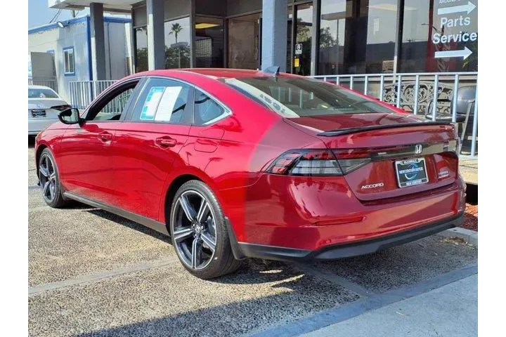 $27320 : Honda Accord Hybrid 2023 Spo image 5
