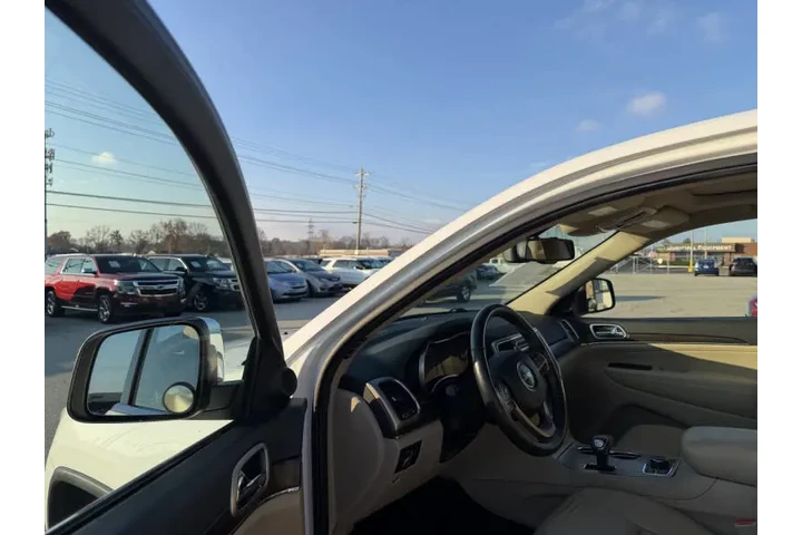 $6850 : 2015 Grand Cherokee Limited image 10