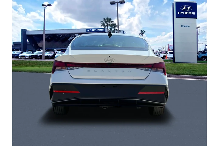 $18701 : Hyundai ELANTRA 2024 SE 4dr image 6