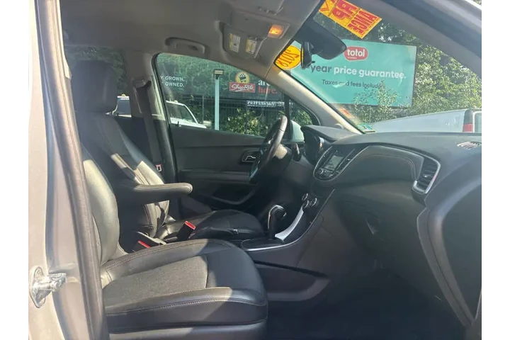 $12999 : 2018 Trax LT image 9