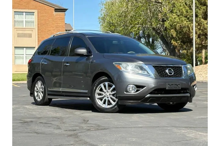 $9900 : 2015 Pathfinder SL image 1