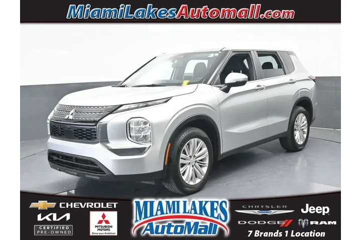 $17996 : Mitsubishi Outlander 2024 ES image 1